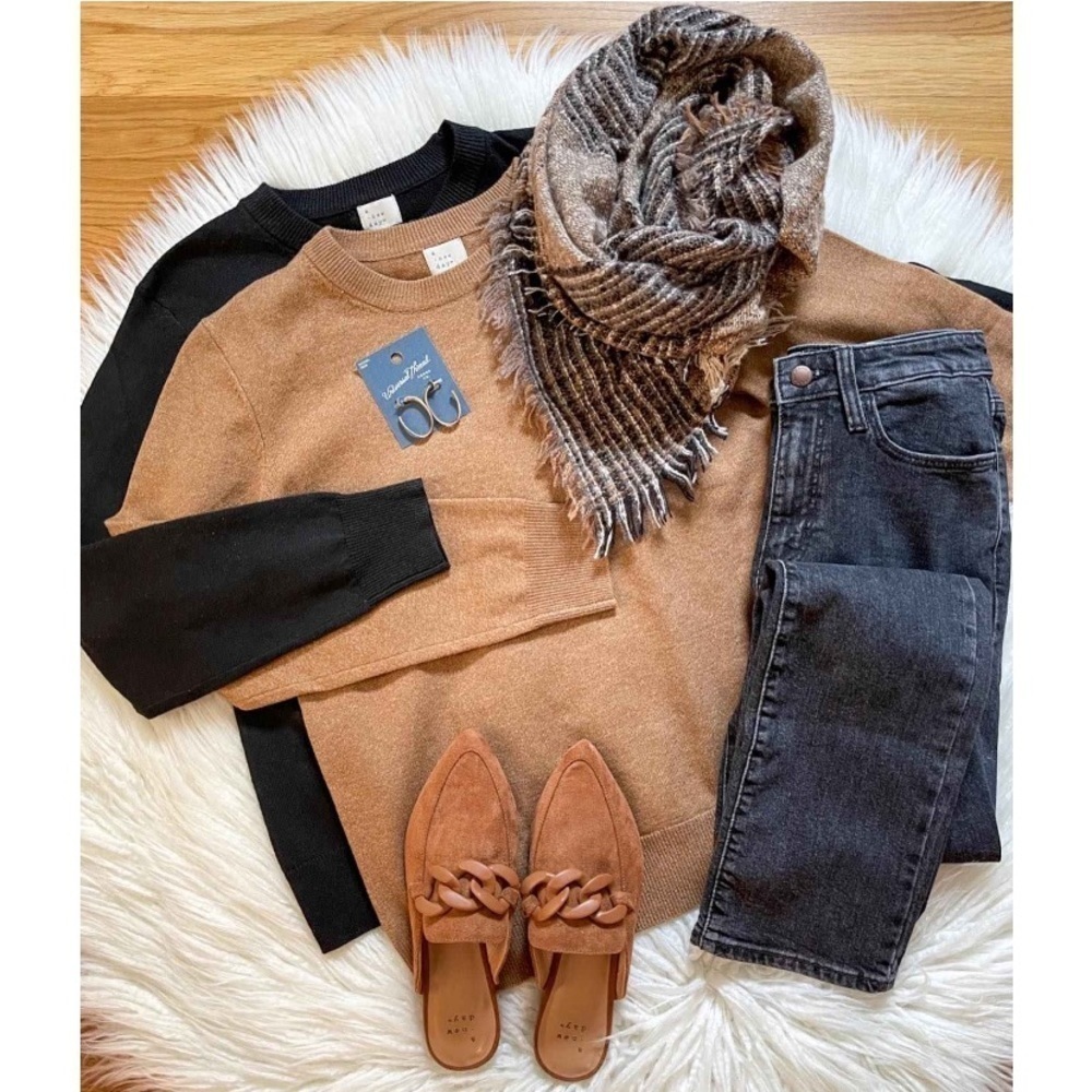 Women's Fine Gauge Crewneck Sweater - A
New Day Dark Brown - Picture 4 of 8